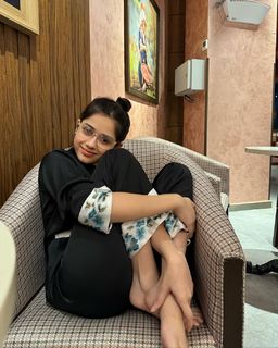 Jannat Zubair Rahmani feet photo thumbnail