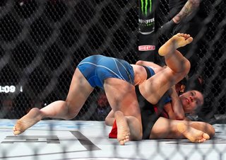 Holly Holm feet photo thumbnail