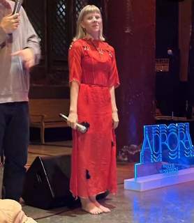 Aurora Aksnes feet photo thumbnail