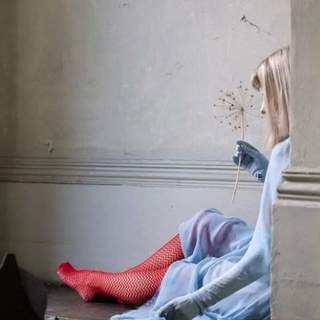 Aurora Aksnes feet photo thumbnail