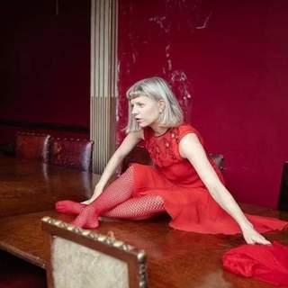 Aurora Aksnes feet photo thumbnail