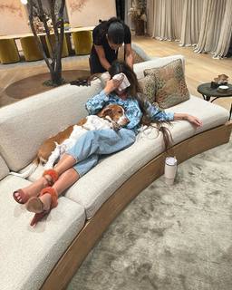 Chrissy Teigen feet photo thumbnail