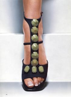 Karolina Kurkova feet photo thumbnail