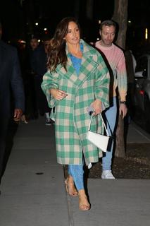 Minka Kelly feet photo thumbnail