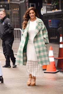Minka Kelly feet photo thumbnail