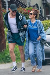 Minka Kelly feet photo thumbnail