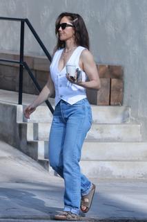 Minka Kelly feet photo thumbnail