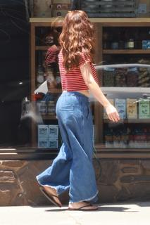 Minka Kelly feet photo thumbnail