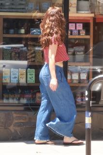 Minka Kelly feet photo thumbnail