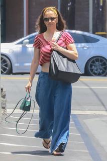 Minka Kelly feet photo thumbnail