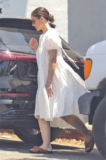 Minka Kelly feet photo thumbnail