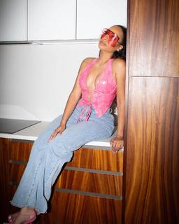 La La Anthony feet photo thumbnail