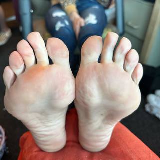 Kyle Unfug feet photo thumbnail