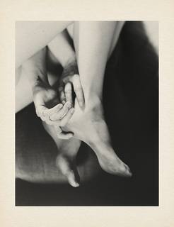 Emma Stone feet photo thumbnail