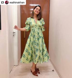Hina Khan feet photo thumbnail