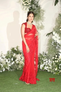 Pooja Hegde feet photo thumbnail