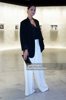 Anna Safroncik feet photo thumbnail