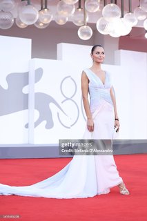 Anna Safroncik feet photo thumbnail