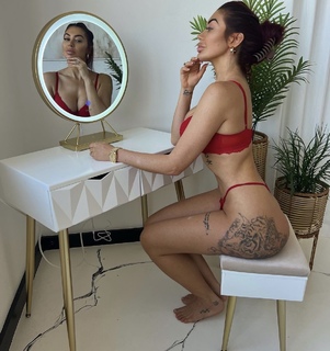 Chloe Ferry feet photo thumbnail