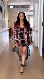 Tia Mowry feet photo thumbnail