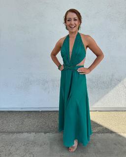 Alyson Hannigan feet photo thumbnail