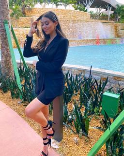 Kira Kosarin feet photo thumbnail