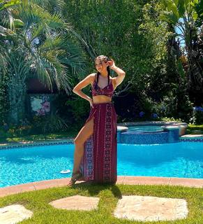 Kira Kosarin feet photo thumbnail