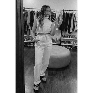 Maren Morris feet photo thumbnail