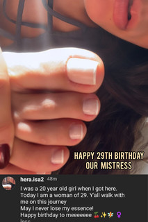 Isa Pes feet photo thumbnail