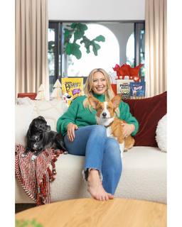 Hilary Duff feet photo thumbnail