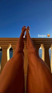 Cindy Landolt feet photo thumbnail