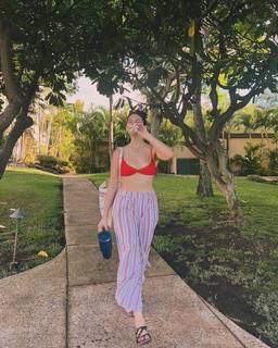 Kira Kosarin feet photo thumbnail