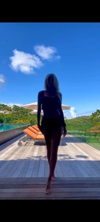 Victoria Silvstedt feet photo thumbnail