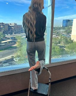 Kyle Unfug feet photo thumbnail