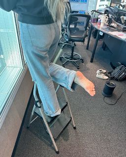 Kyle Unfug feet photo thumbnail