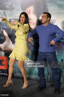 Katrina Kaif feet photo thumbnail