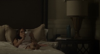 Natalie Portman feet photo thumbnail