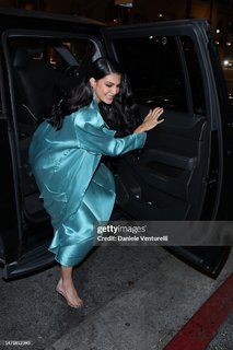 Jacqueline Fernandez feet photo thumbnail