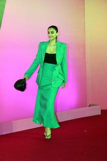 Sonam Kapoor feet photo thumbnail