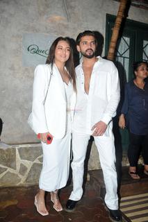 Sonakshi Sinha feet photo thumbnail