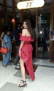 Shilpa Shetty Kundra feet photo thumbnail