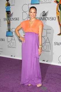 Jessica Alba feet photo thumbnail
