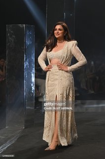 Parineeti Chopra feet photo thumbnail