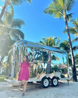Hina Khan feet photo thumbnail