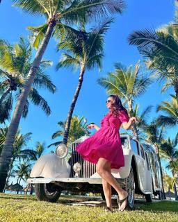 Hina Khan feet photo thumbnail