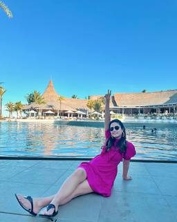 Hina Khan feet photo thumbnail