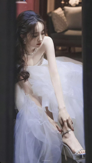 Mi Yang feet photo thumbnail