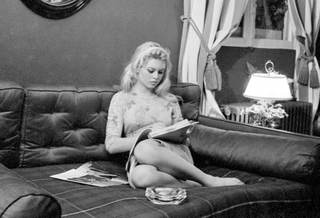 Brigitte Bardot feet photo thumbnail