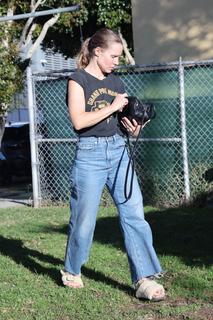 Kristen Bell feet photo thumbnail