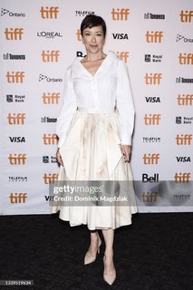 Molly Parker feet photo 1